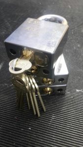 Anchor 830-3 . 4 lås med nycklar